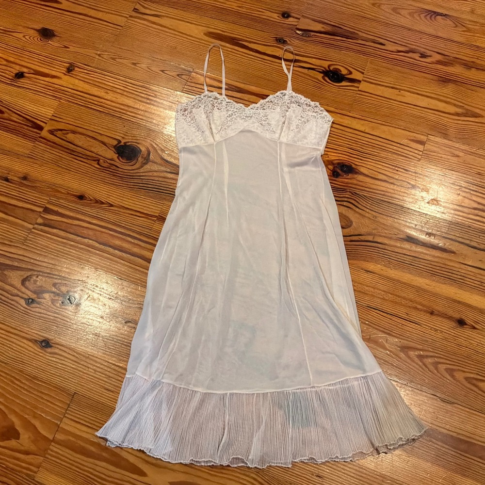 VTG Lace Trim Full Slip Dress XS Blush Pink Sheer Pleated Ruffle Steampunk READ